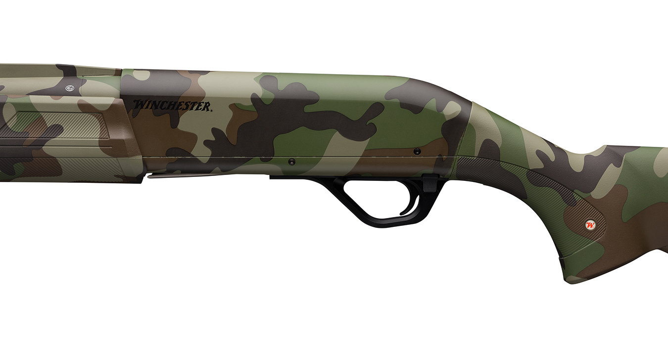 WINCHESTER FIREARMS SX4 Waterfowl Hunter 12 Gauge Semi-Auto Shotgun with Woodland Camo Finish and 28 Inch Barrel
